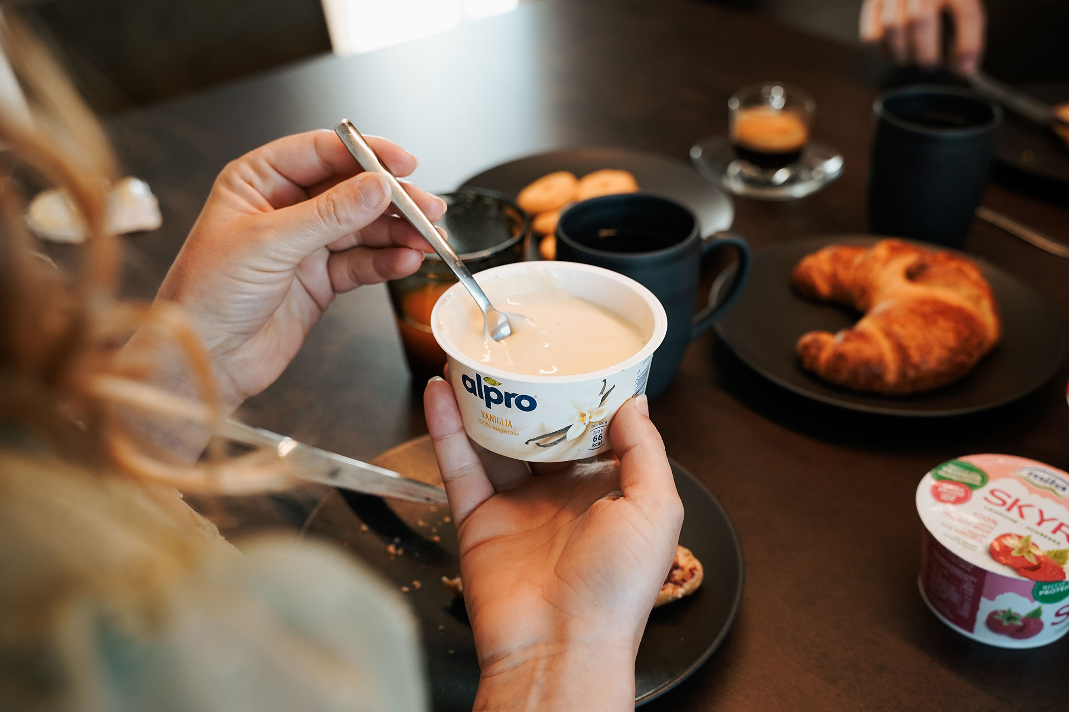 Vanilla yoghurt for breakfast