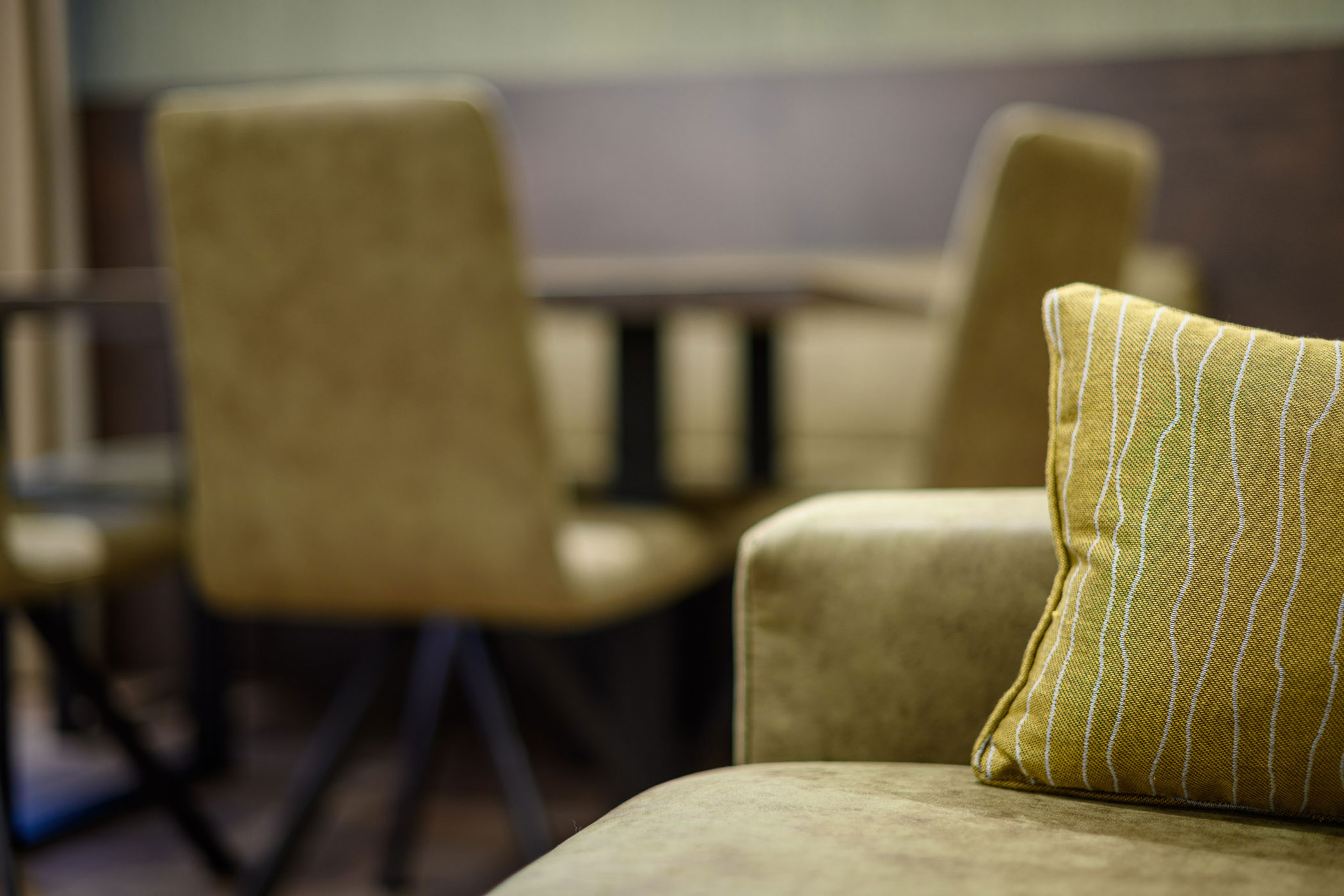 Primo piano del divano verde