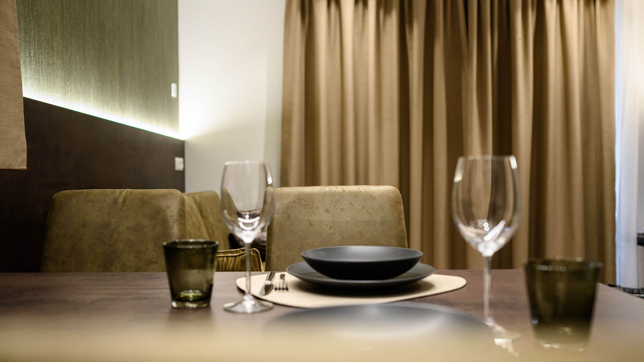 Set table in the apartment